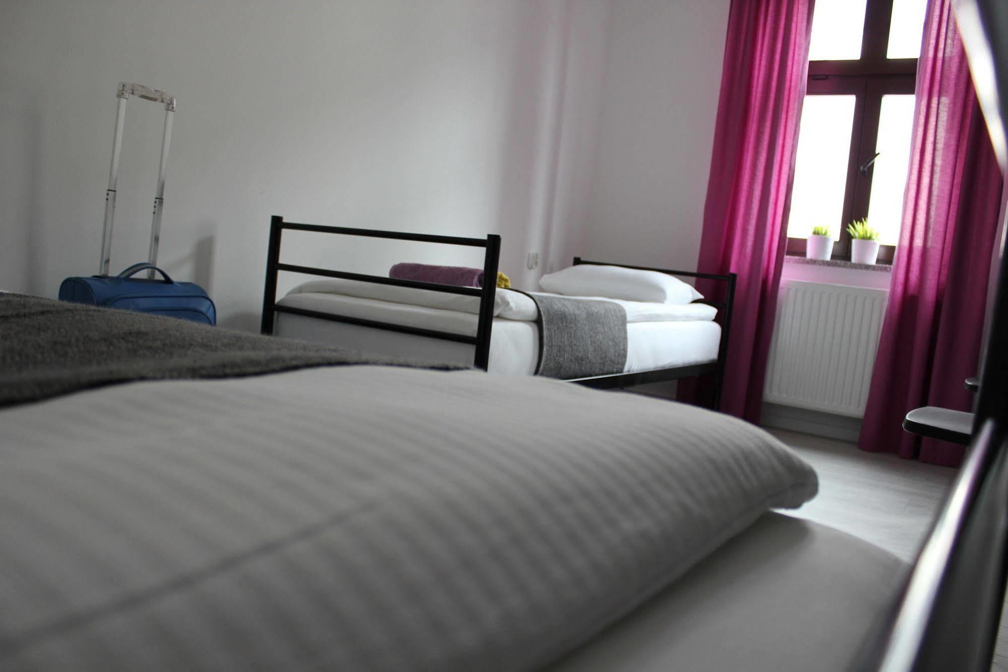 Soda Hostel & Apartments Познань Екстер'єр фото