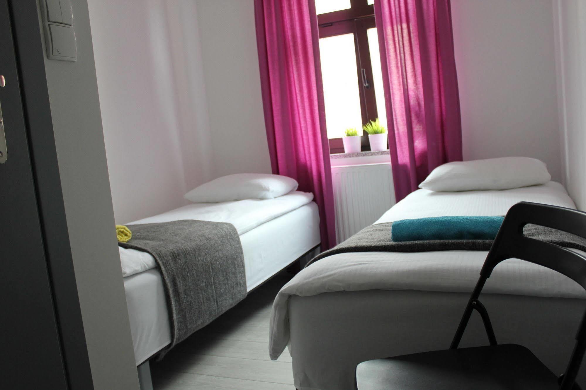 Soda Hostel & Apartments Познань Екстер'єр фото